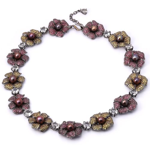 Colar Floral Pedras  Naturais  com Perolas, Rodolitas, Safiras Amarelas, Topazios Brancos e Zirconias Aprox. 142 cts Linha Prata Luxo 198049