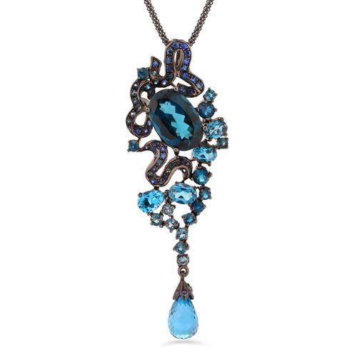 Pingente Linha Premium em Prata 925 Safiras Azuis e 19 Topazios London Blue Aprox. 19,65 cts 175628 Pingente Linha Premium em Prata 925 Safiras Azuis e 19 Topazios London Blue Aprox. 19,65 cts 175628