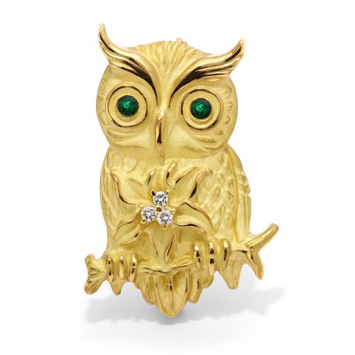 126448-Broche Linha Giovanni em Ouro 18k Coruja de com Esmeraldas e Diamantes 126448