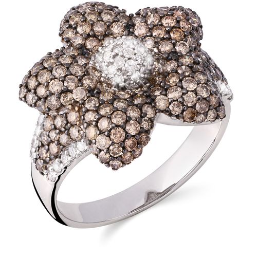 124337 - Anel em Ouro Branco 18k Flor com Diamantes Chocolates e Brancos Aprox. 2,39 cts 124337